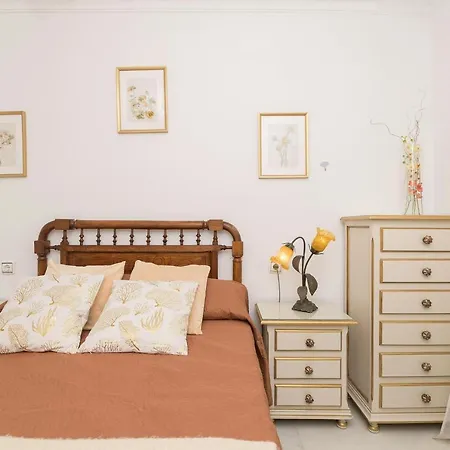 Apartment Adelfas *